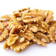 mag-walnut-kernels-half-white